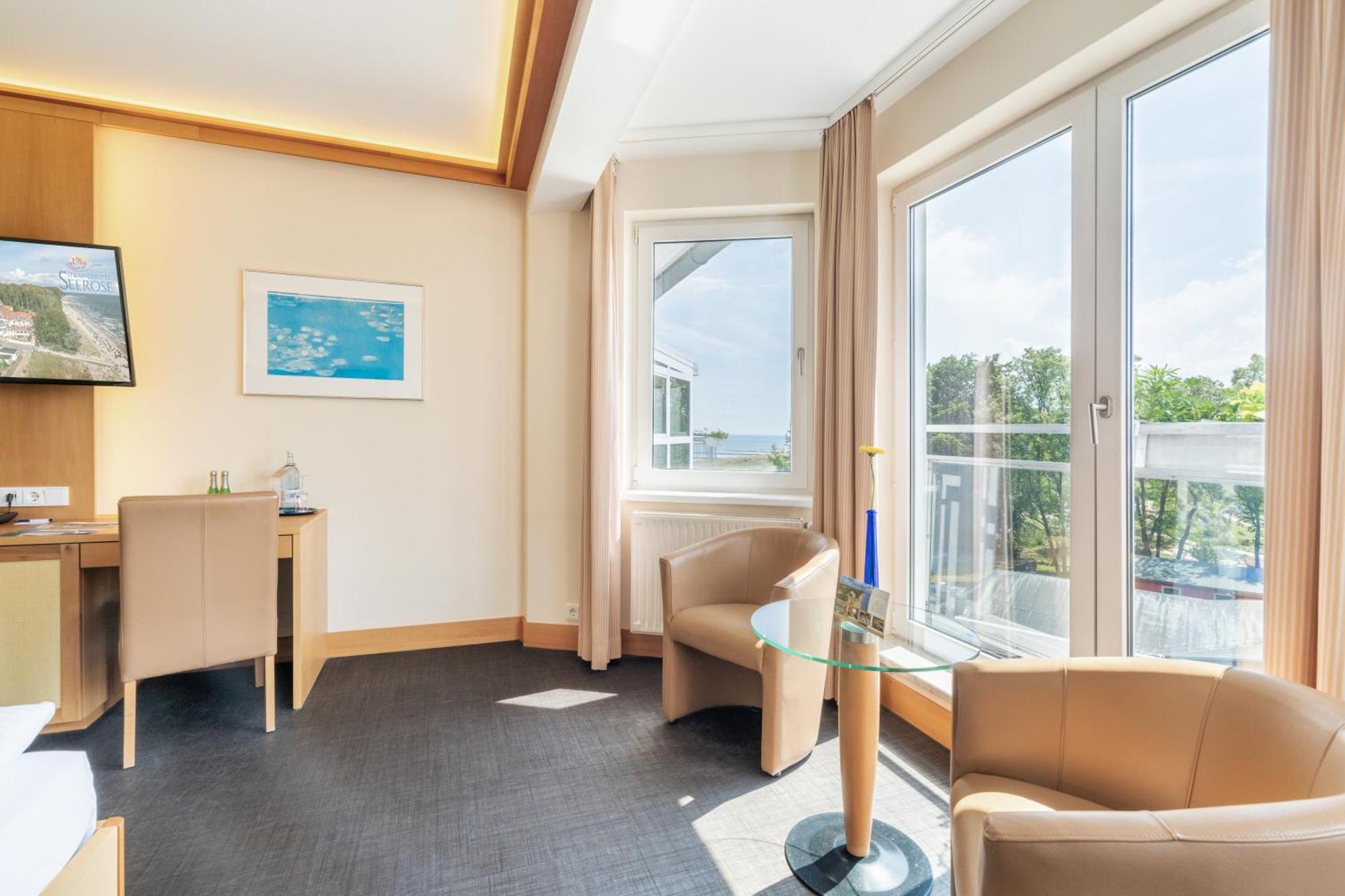 Strandhotel Seerose Kolpinsee Exterior photo