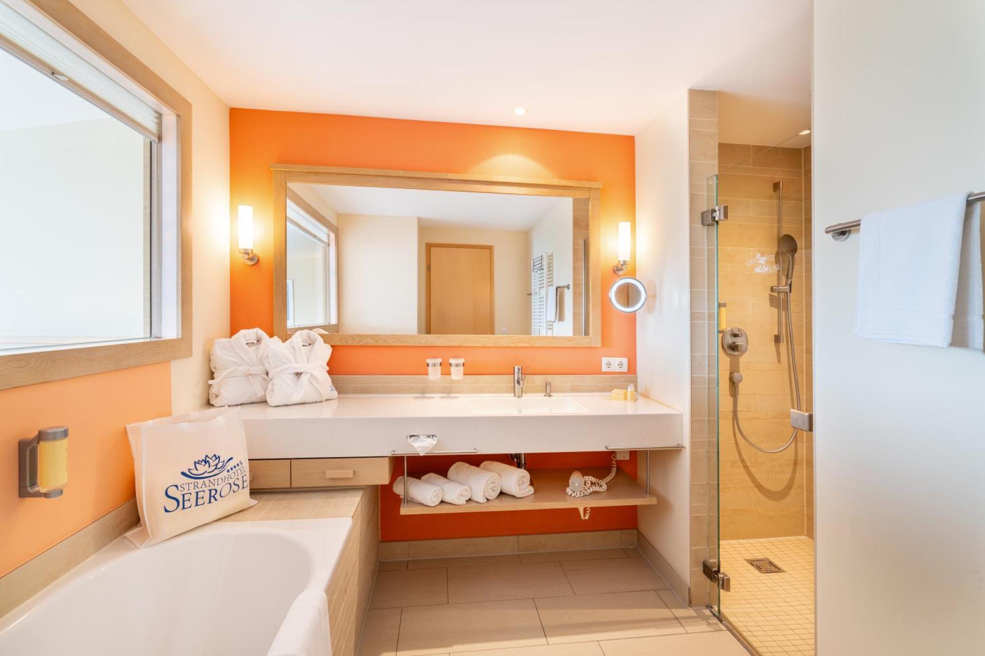 Strandhotel Seerose Kolpinsee Exterior photo