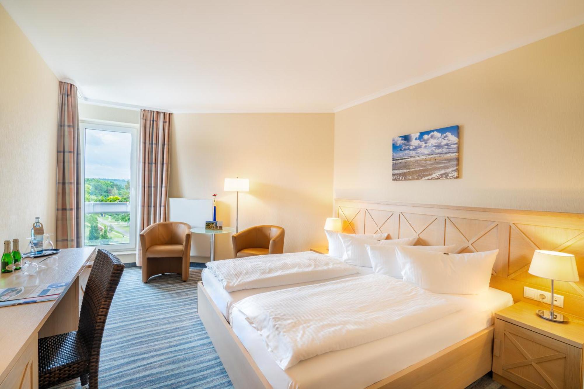 Strandhotel Seerose Kolpinsee Exterior photo