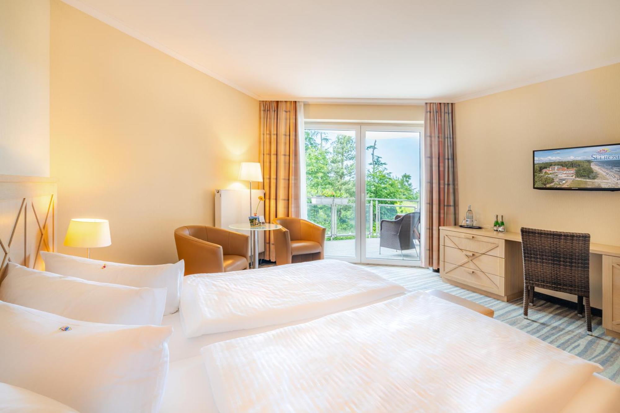 Strandhotel Seerose Kolpinsee Exterior photo