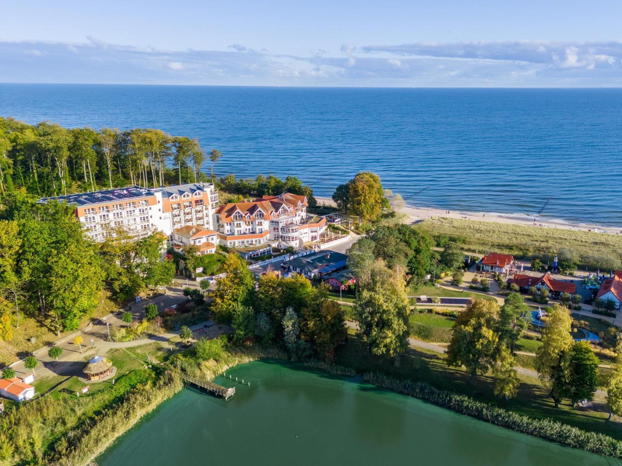 Strandhotel Seerose Kolpinsee Exterior photo