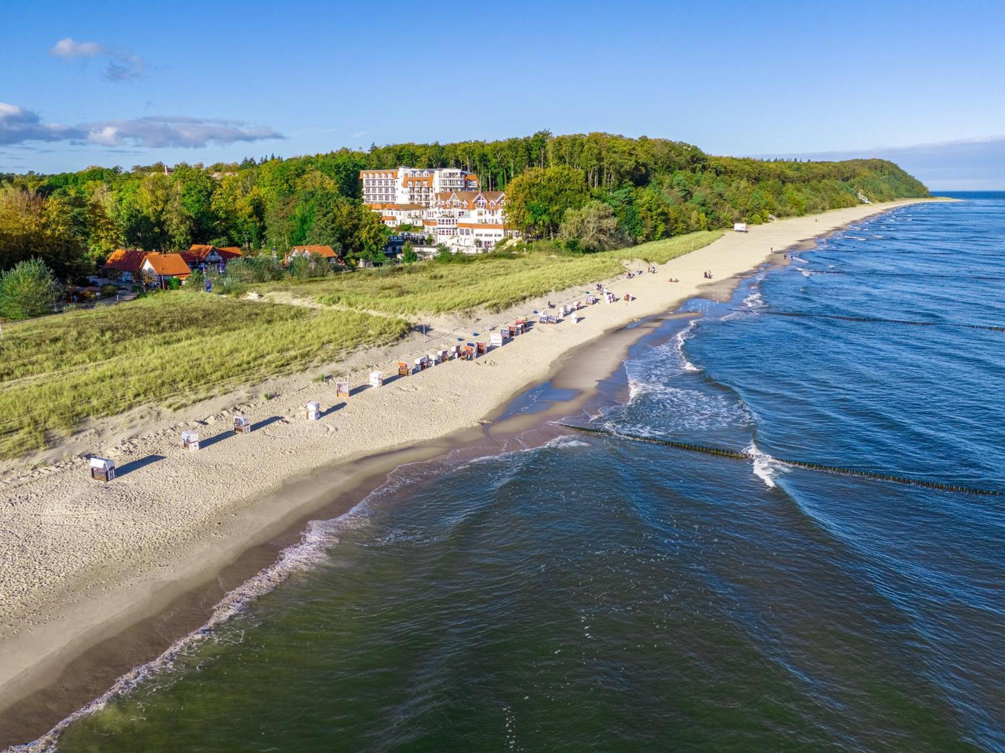 Strandhotel Seerose Kolpinsee Exterior photo