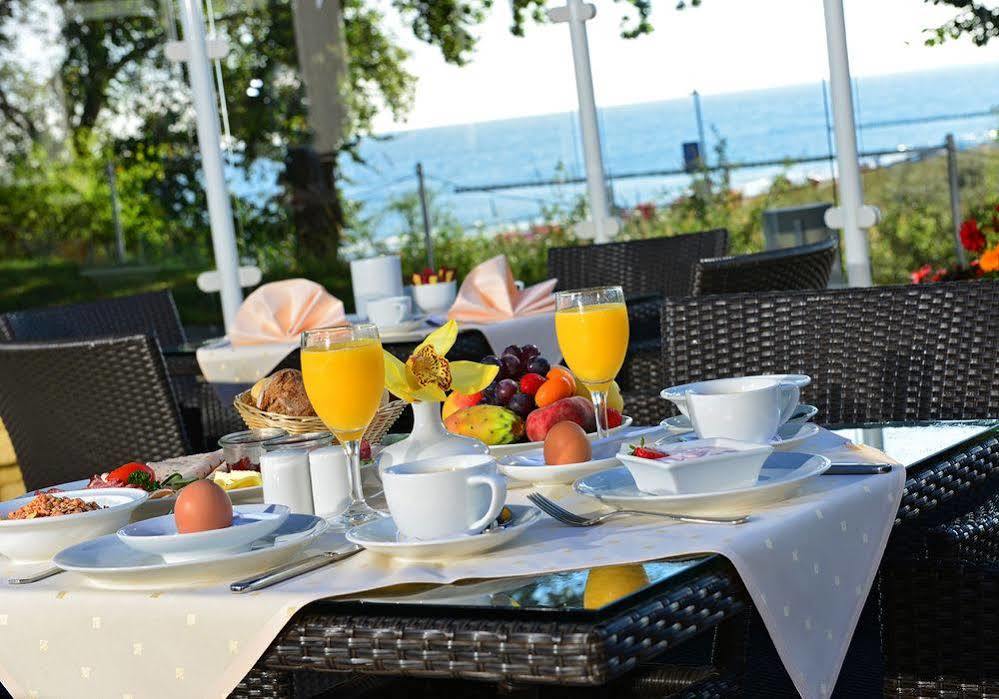 Strandhotel Seerose Kolpinsee Exterior photo