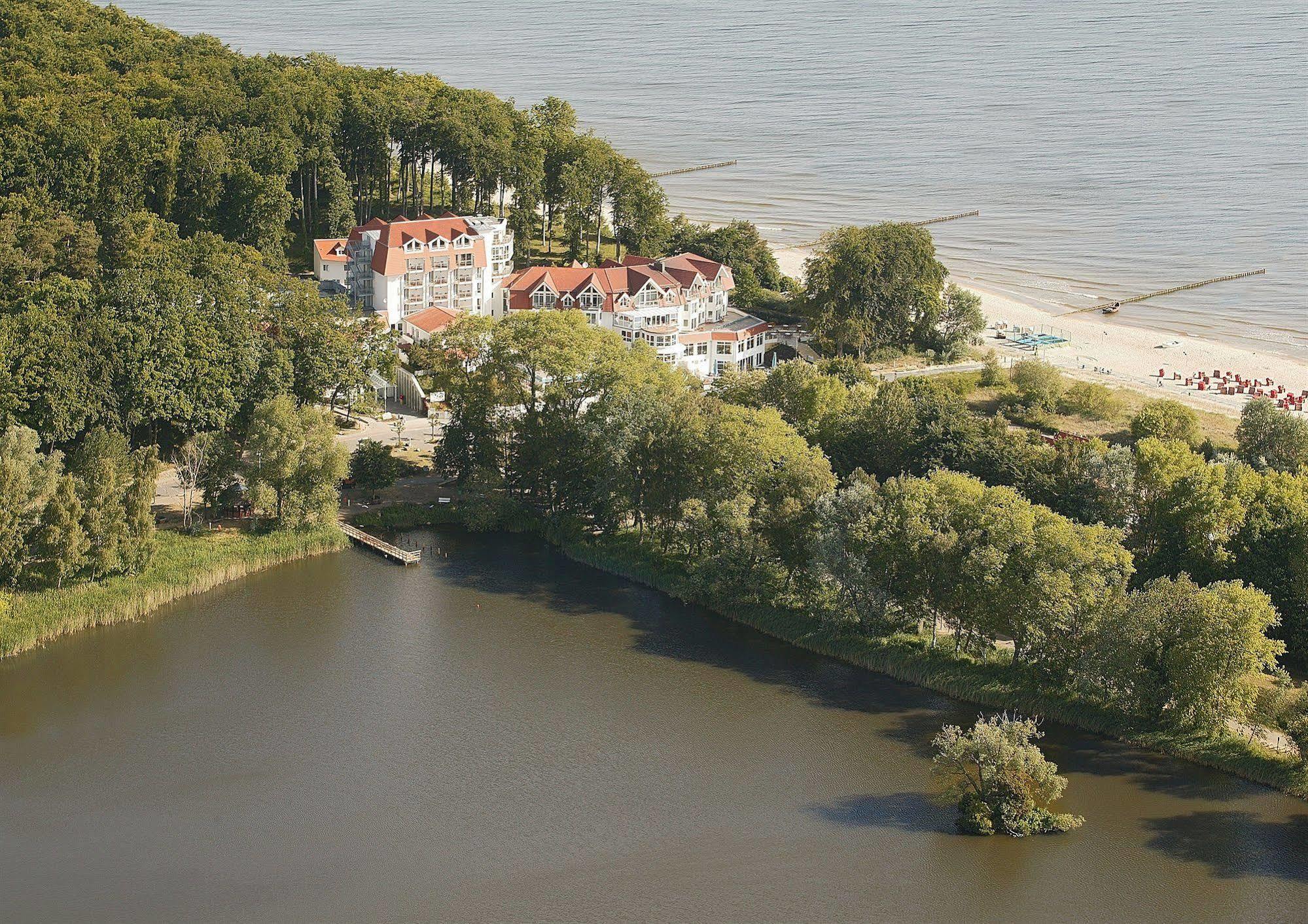 Strandhotel Seerose Kolpinsee Exterior photo